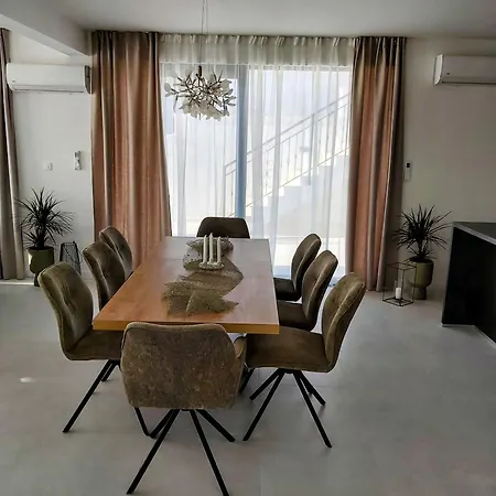 Aves Villa *