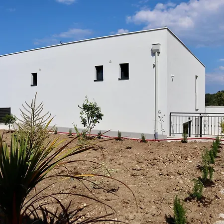 Villa Aves Rogac