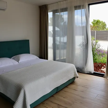 Aves Villa *
