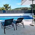 Aves Rogač