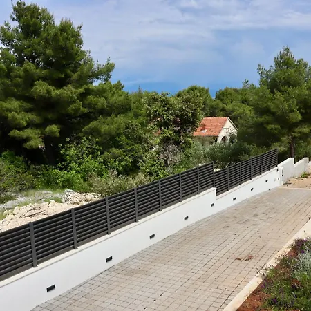 Aves With Pool, Gym And Sauna - Four Bedroom Rogač